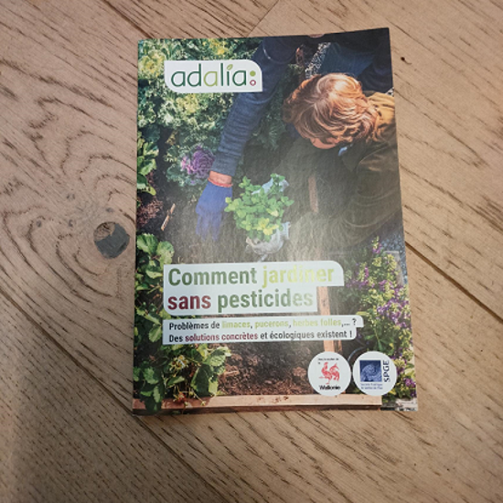 Image de Livret de 32 pages "Comment jardiner sans pesticides ?" par Adalia